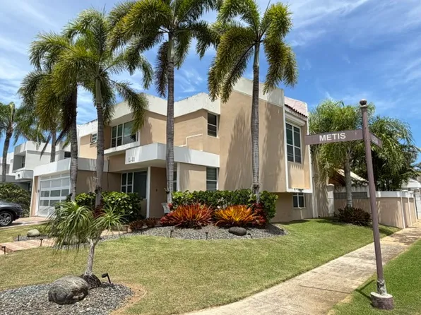 L-11 Calle Matis, Dorado, PR 00646