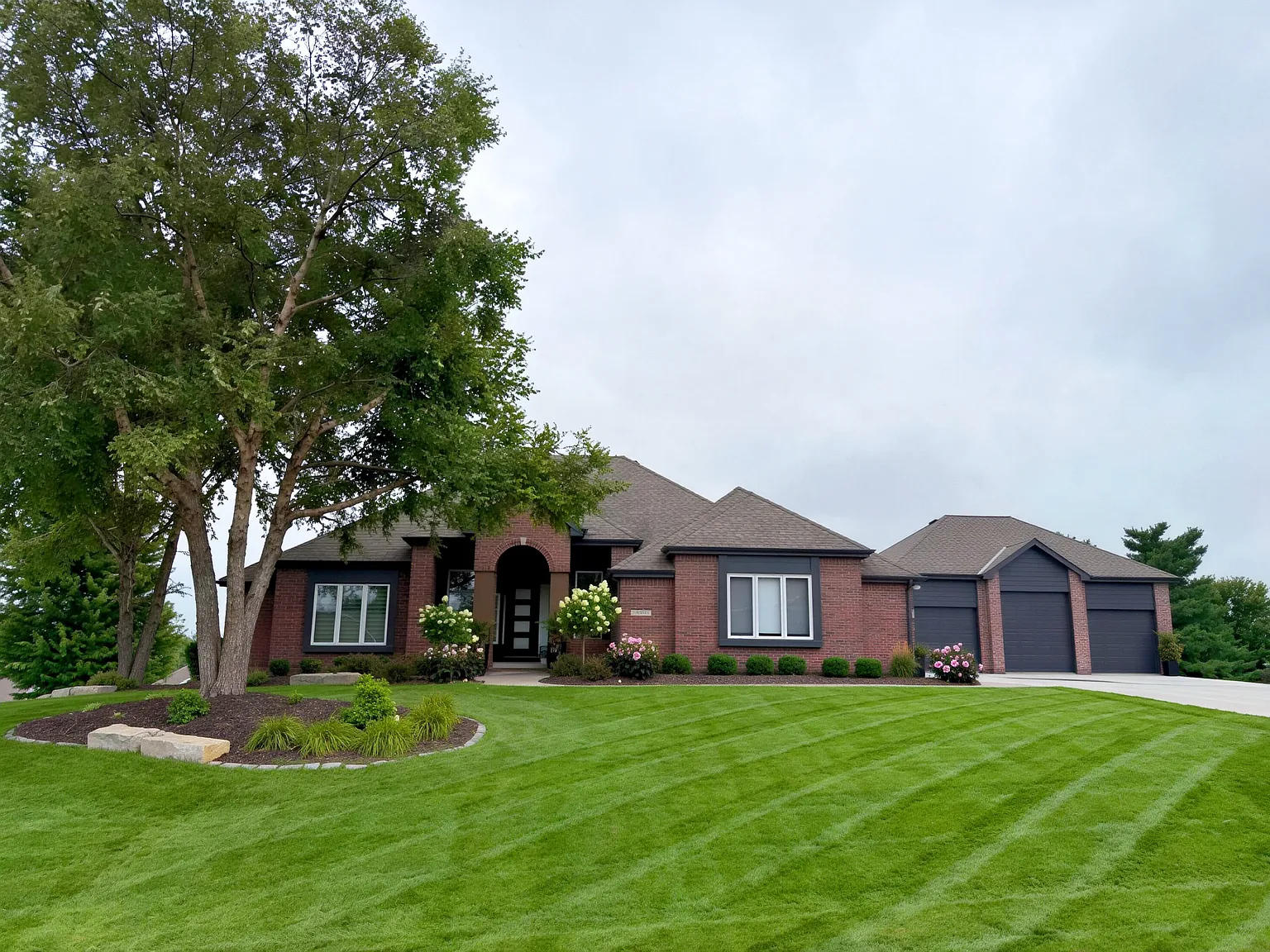 Lake Ridge Dr, Omaha — Photo 2