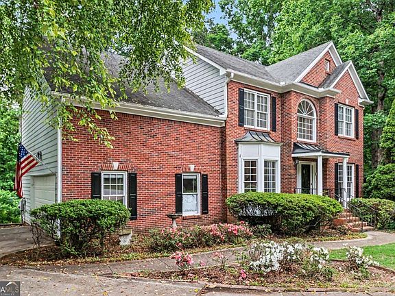 3rd image of 3550 Rosewicke Dr