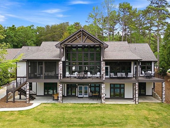 3rd image of 518 Magellan Dr