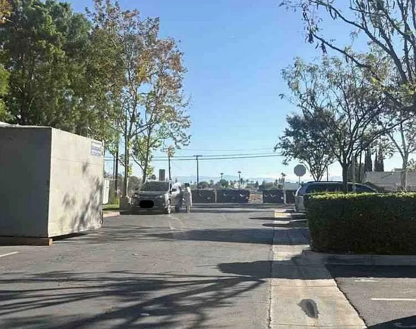 Exterior Neighborhood (street photo)
