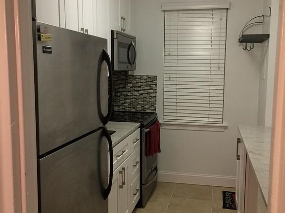 3rd image of 2 Auburn Ct Unit 3-2C