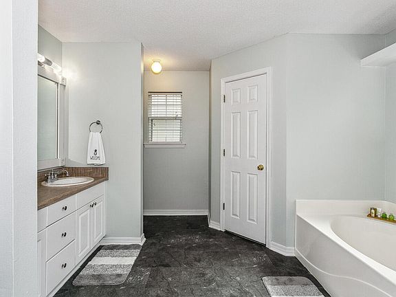 3rd image of 880 Sterling Way #1