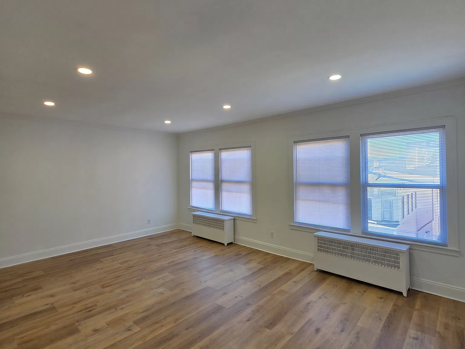 3 bed, $2,950 — Photo 3