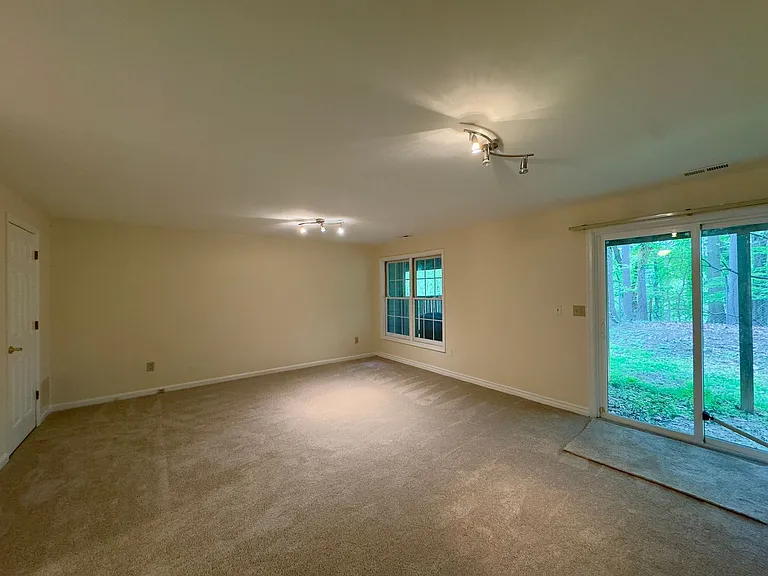 53 Cedarwood Cir — Photo 8