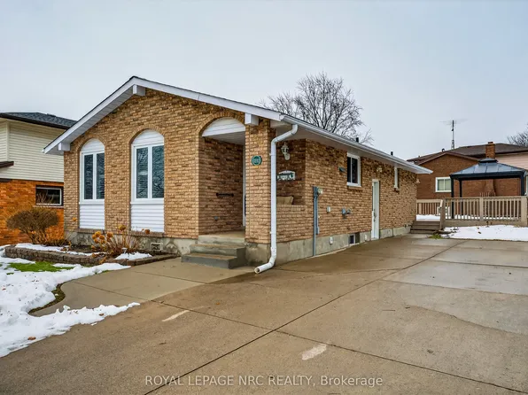 3292 Appleford Ave, Niagara Falls, ON L2J 3N9