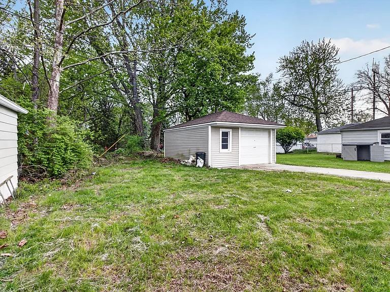 7420 Drexel St — Photo 25