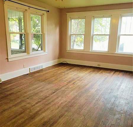5th image of 363 N Jefferson St