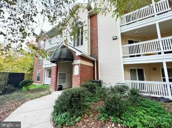 1532 Lincoln Way APT 304, McLean, VA 22102