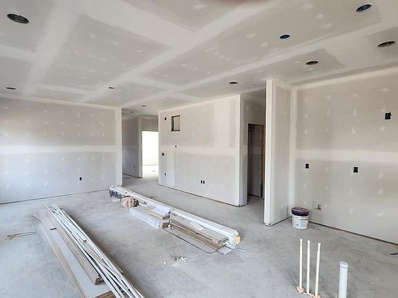 4th image of 175 Rose Way