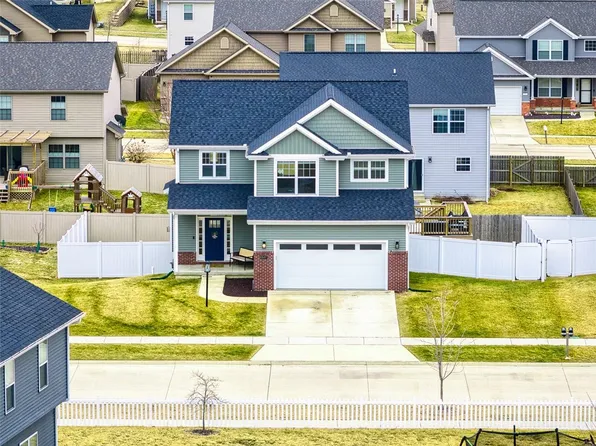 1607 Oliger Dr, Mahomet, IL 61853