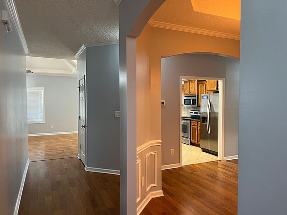4th image of 101 Glen Arbor Ln