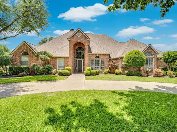 133 Spring Grove Dr, Waxahachie, TX 75165
