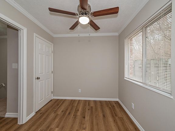 4th image of 8236 Wooster Pike
