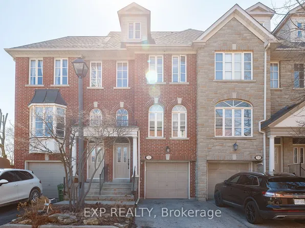 31 Brownstone Ln, Toronto, ON M8X 2Z6