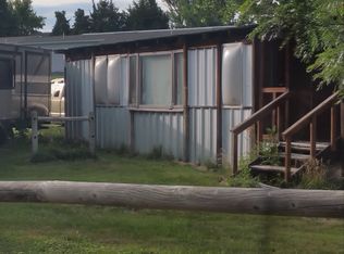 2 Petersons #3, Lewellen, NE 69147