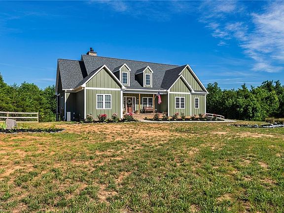 2nd image of 197 Lake Meadows Dr