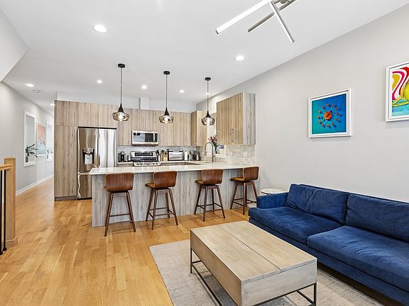 5th image of 1822 S Throop St #1