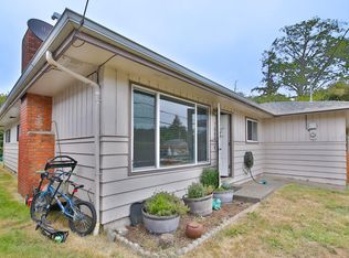 1060 Newmark St, North Bend, OR 97459