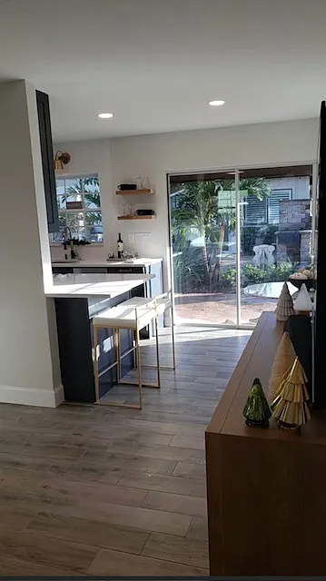 3 bed, 924 sqft, $3,000 — Photo 3