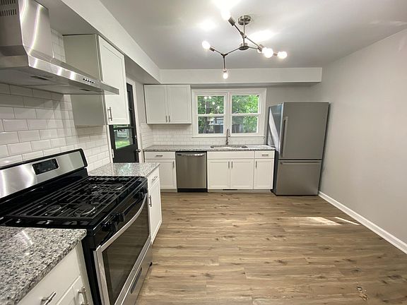 5th image of 1819 Dublin Dr