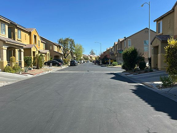 4th image of 3930 Meadow Foxtail Dr