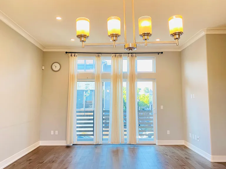645 E Evelyn Ave — Photo 3