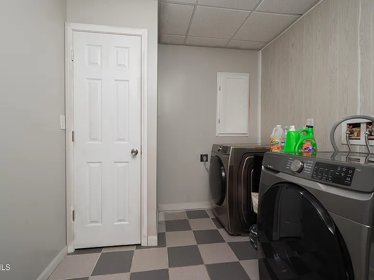 135 Riders Dr — Photo 39