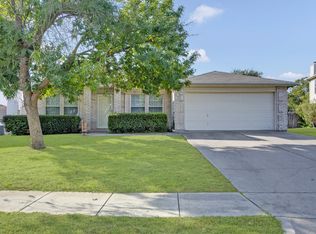 729 Raven Dr, Saginaw, TX 76131