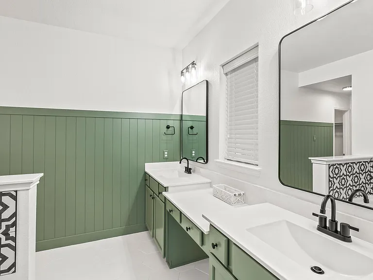Main Bathroom