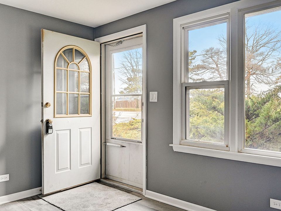 17779 W Gages Lake Rd, Grayslake, IL 60030 Zillow