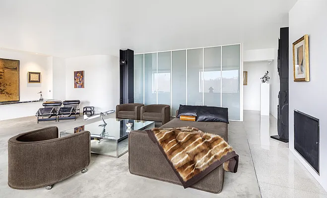 Sold by Stribling | media 4