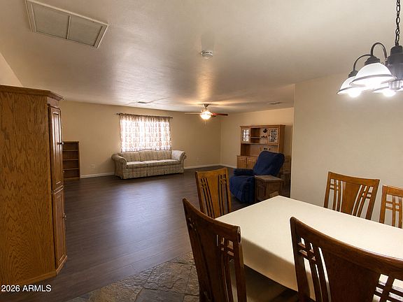 3rd image of 210 W VICTORIA Circle