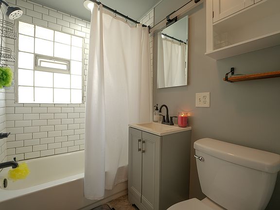 5th image of 493 Harrison Ave