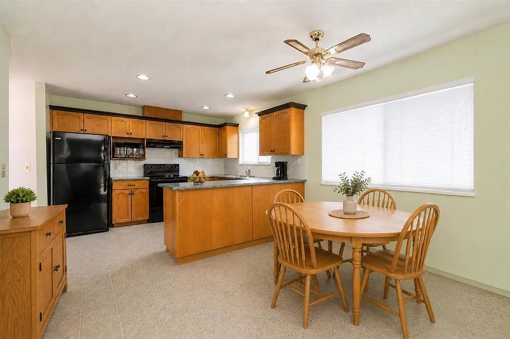 5 bed, 2456 sqft, $5,400 — Photo 4