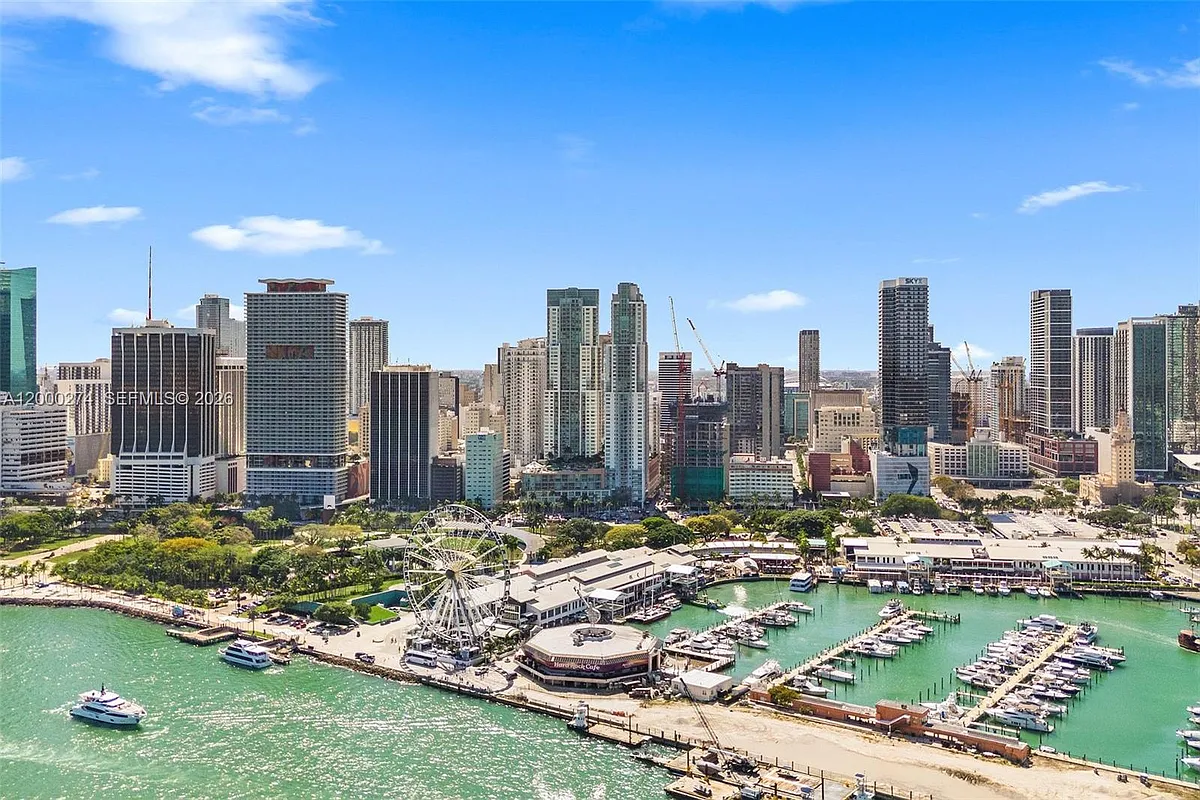 Building Photo - 244 Biscayne Blvd #1709