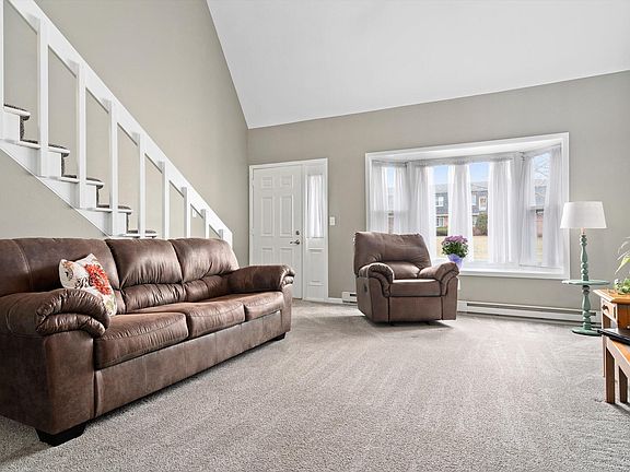 3rd image of 2025 Chateau Ct