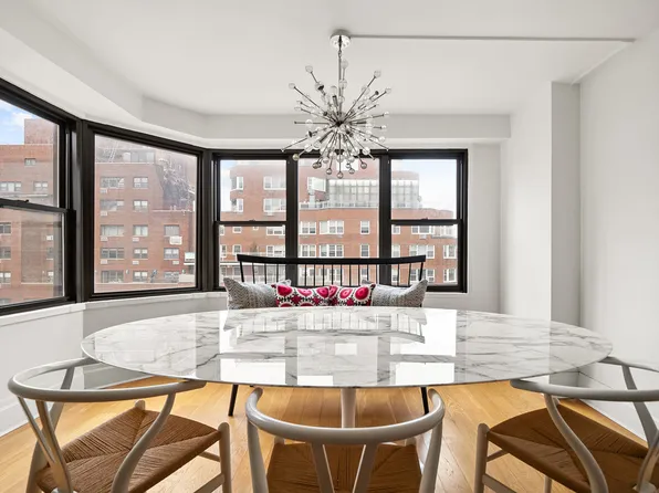 200 East 74th Street 17D image 2 of 15