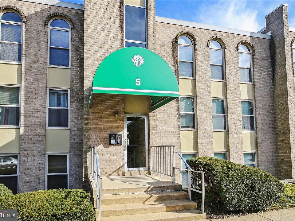 1st image of 5 Canterbury Sq APT 101