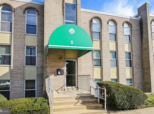 5 Canterbury Sq APT 101, Alexandria, VA 22304