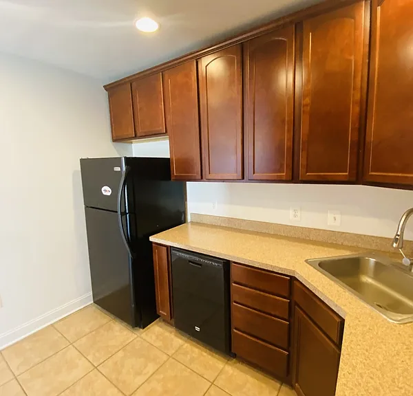 1600 Light St #B — Photo 9