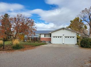 2001 S Peakview Dr, Pueblo, CO 81006