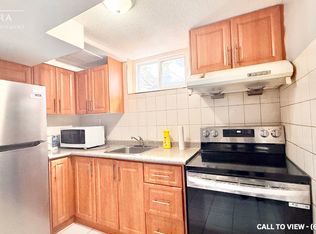 51 Wortham Dr #2, Toronto, ON M1G1W6