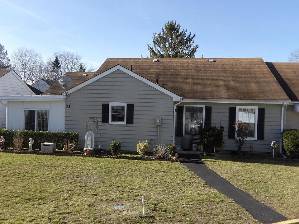 1st image of 21 Dover Walk #21B
