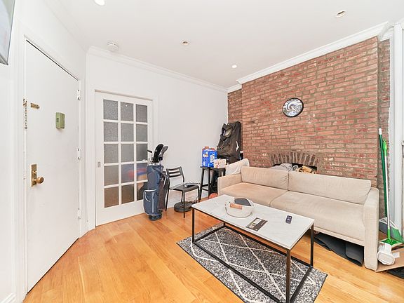 4th image of 325 E 83rd St #4E