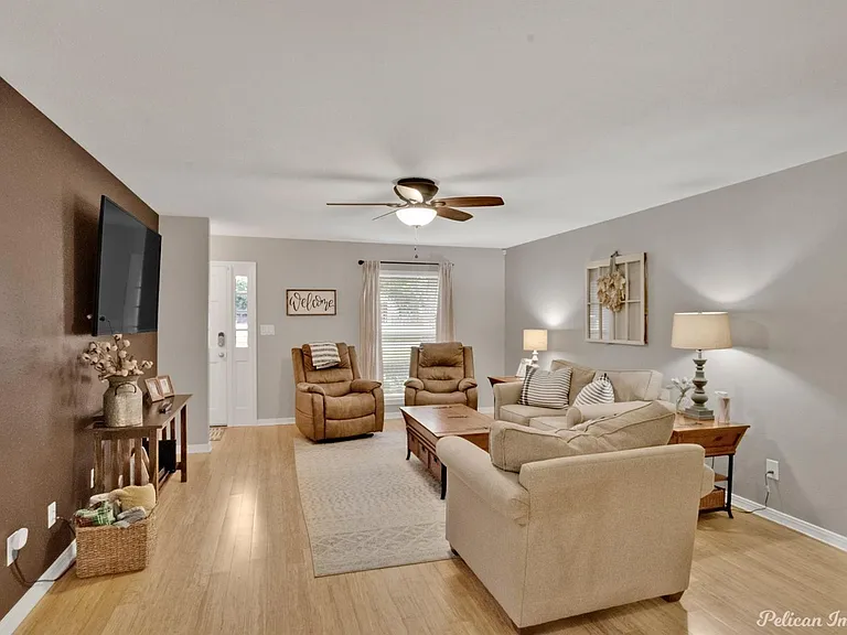 119 Stratmore Dr — Photo 2