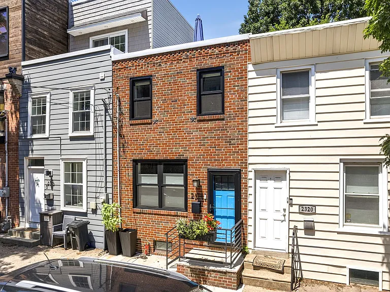 2318 E Thompson St — Photo 26