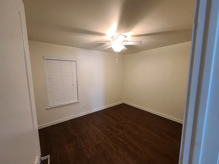 4500 Camp Bowie Blvd #10 — Photo 2