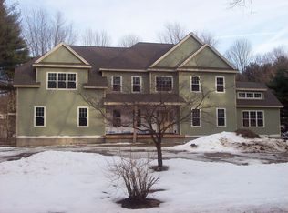 4 Robinson Dr, Bedford, MA 01730