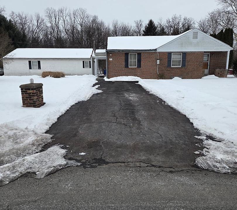 1st image of 223 Woods Dr